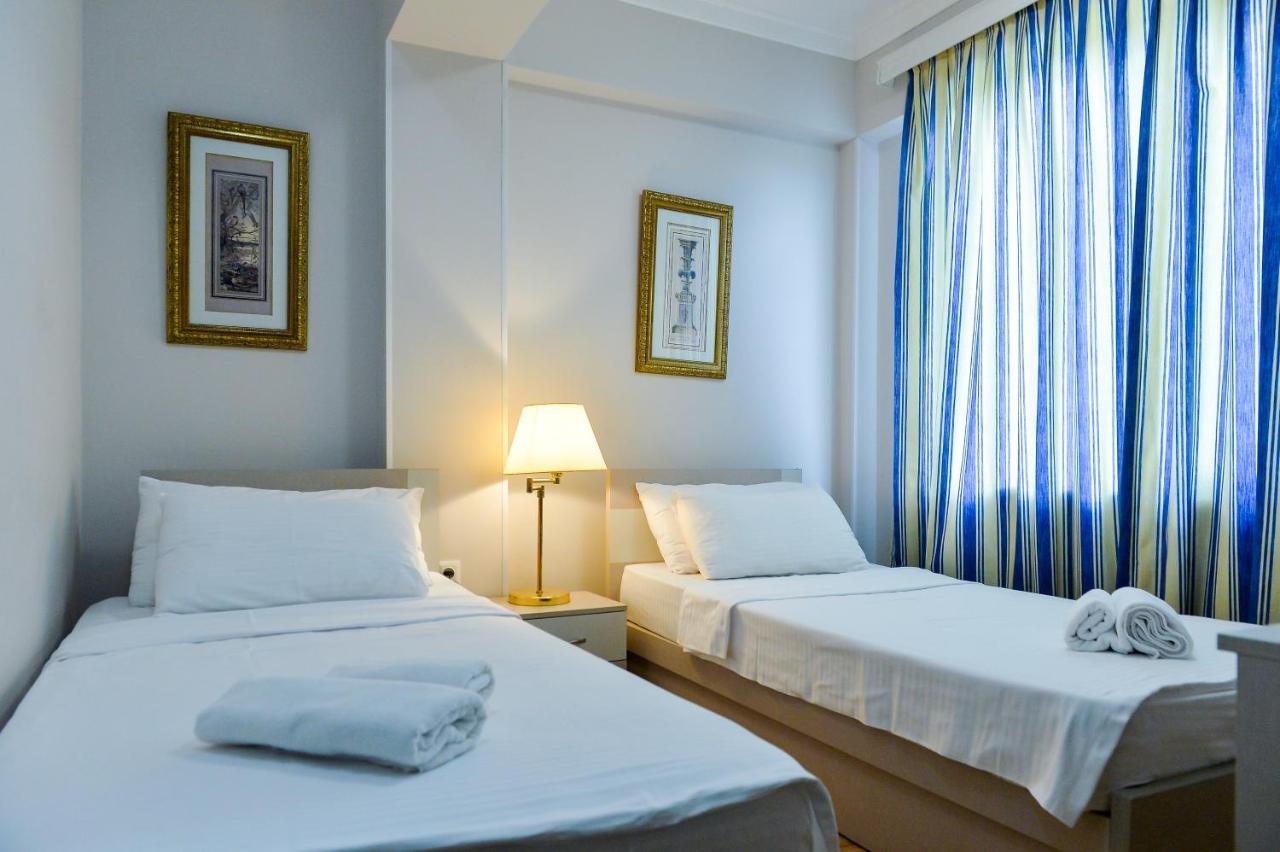 Central Hotel 츠할투보 외부 사진