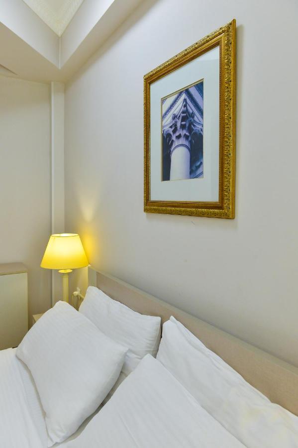 Central Hotel 츠할투보 외부 사진