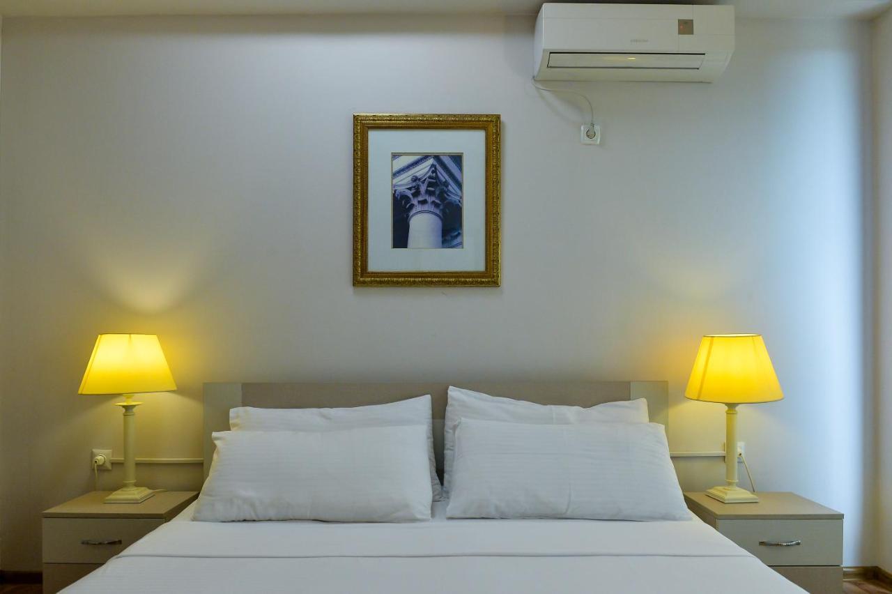 Central Hotel 츠할투보 외부 사진