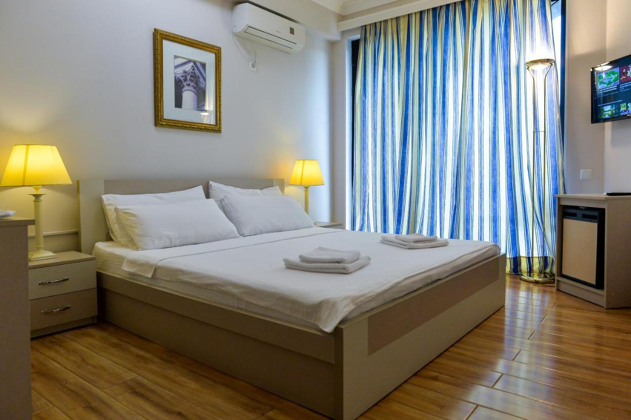 Central Hotel 츠할투보 외부 사진