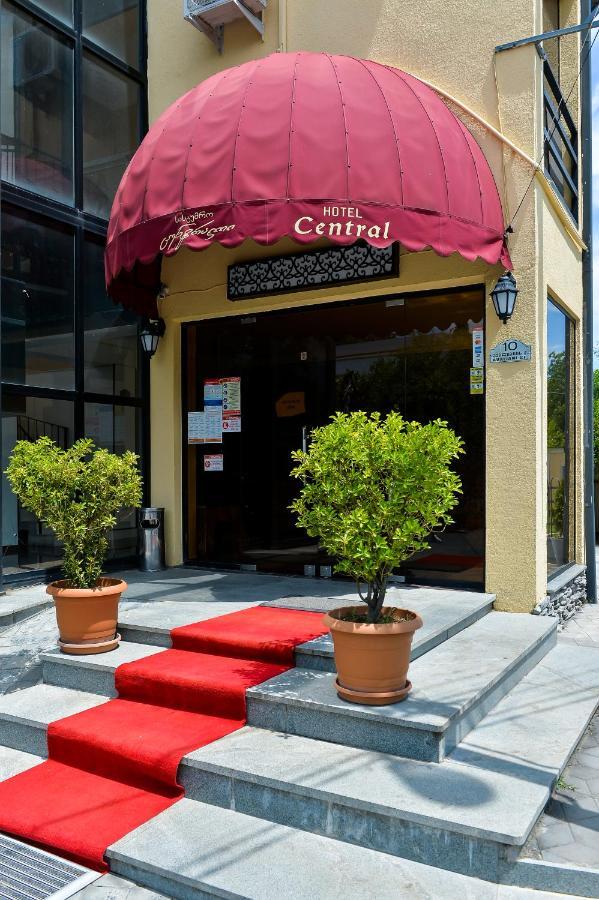 Central Hotel 츠할투보 외부 사진